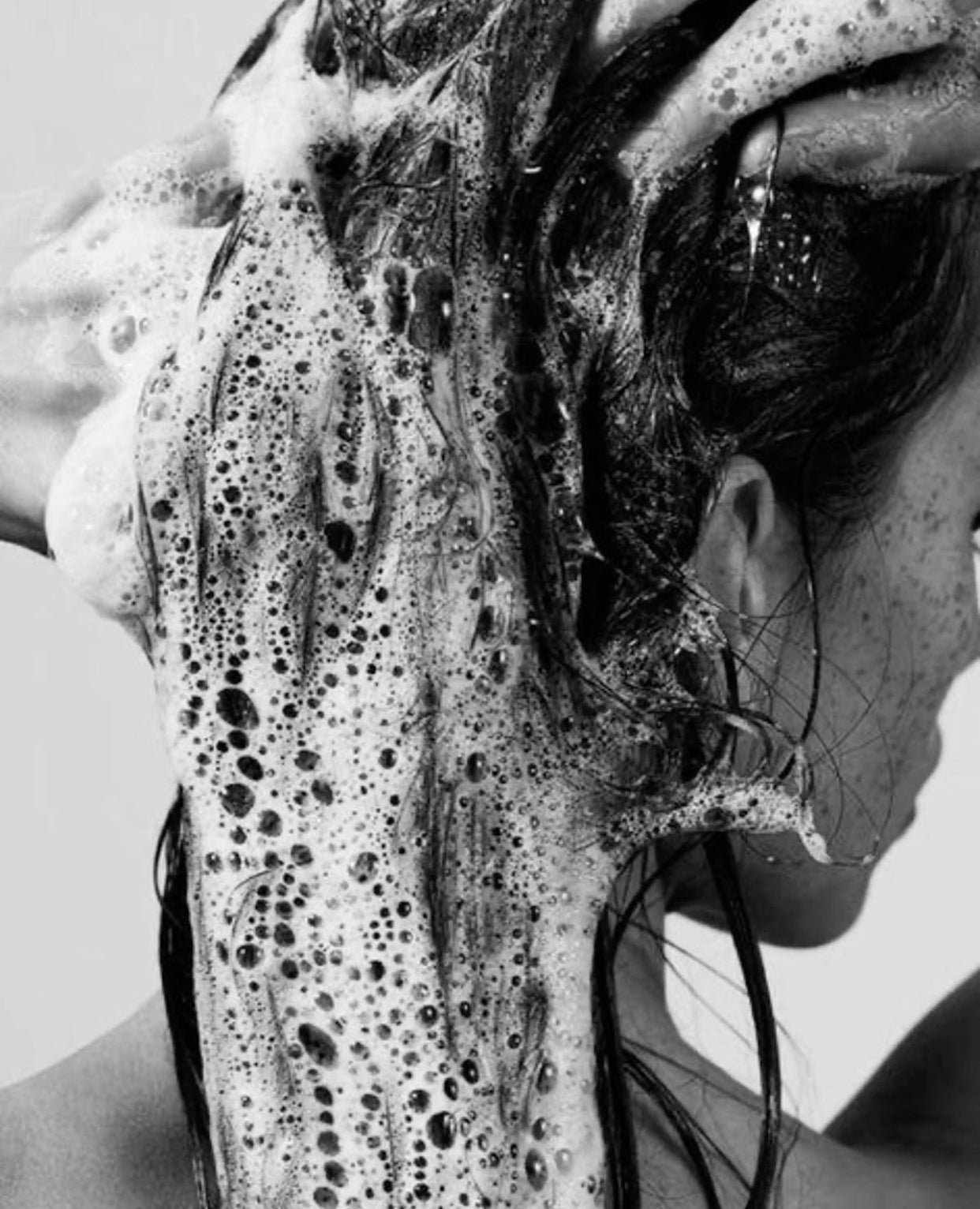 Shampoo pode piorar a rosácea? O que a ciência revela e por que a HUMÀ faz diferente